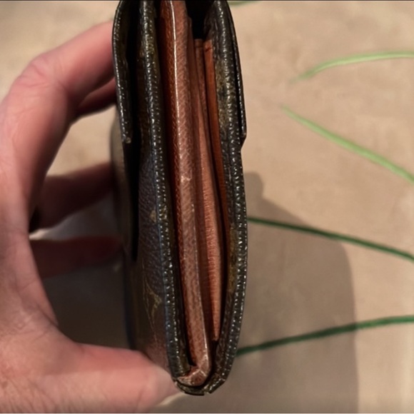 Authentic LOUIS VUITTON Monogram Monnaie Double Snap Wallet - Picture 3 of 6